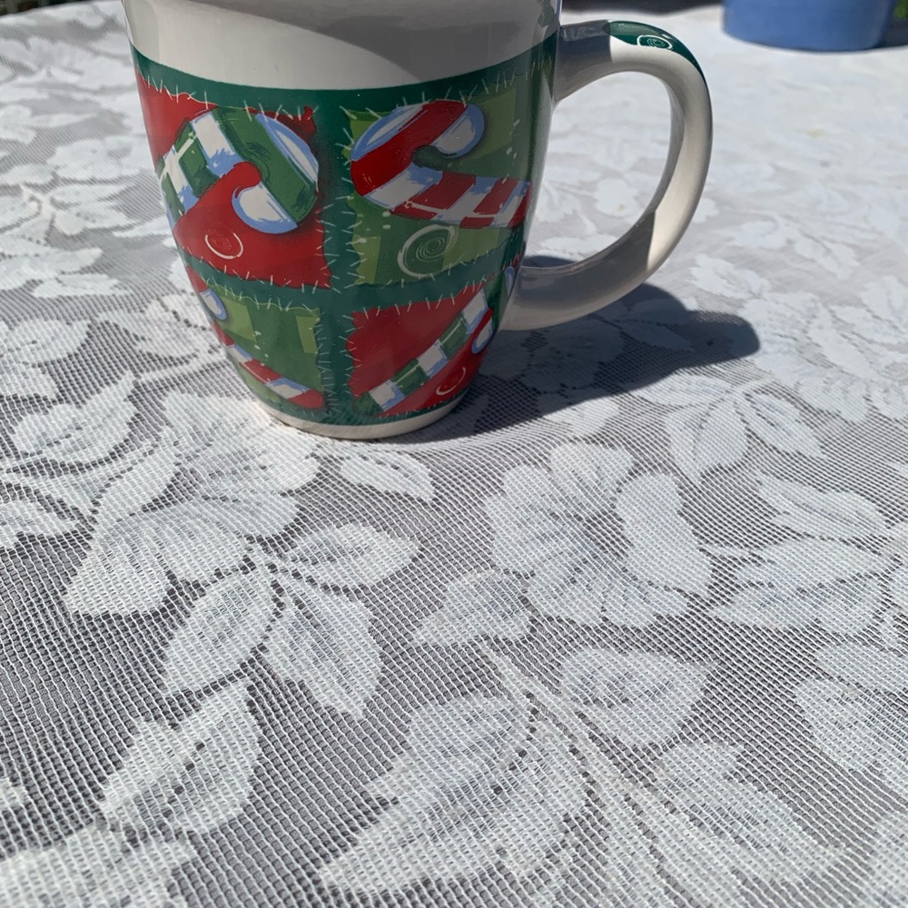 Royal Norfolk Red and Green Holiday Mugs